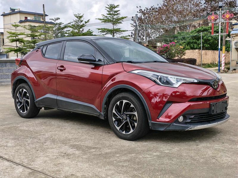 C-HR photo 2