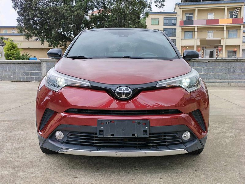 C-HR photo 3