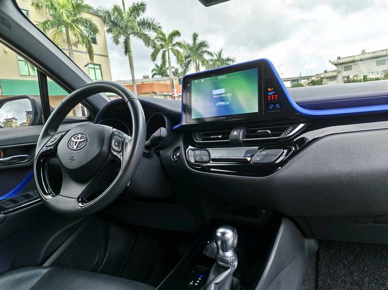 C-HR photo 5