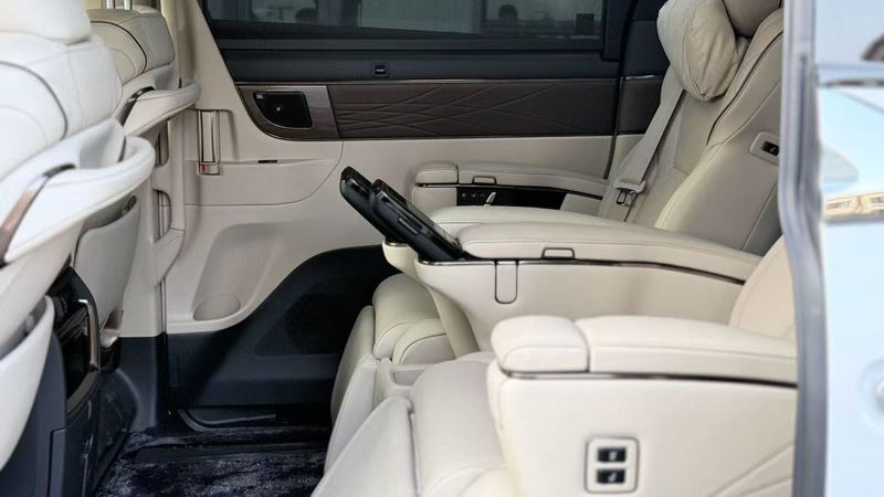 Alphard photo 3