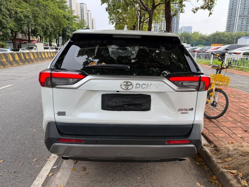 RAV4 photo 3