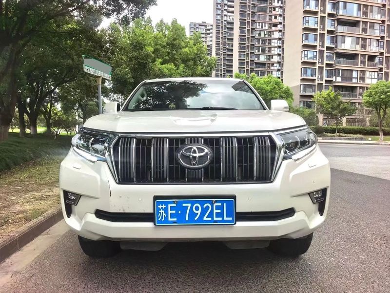 Land Cruiser Prado photo 2