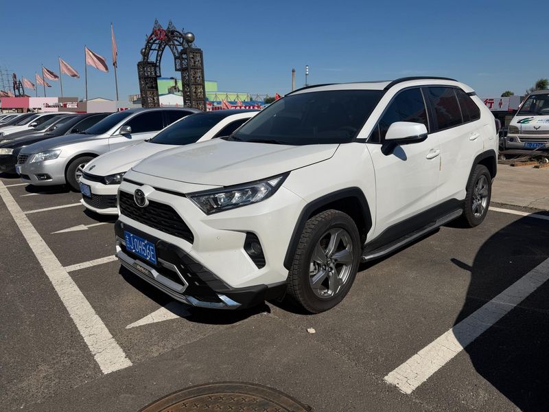 RAV4