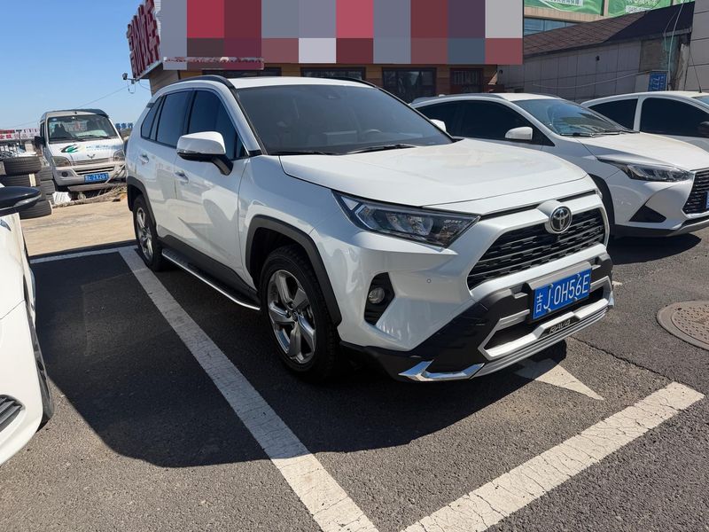 RAV4 photo 2