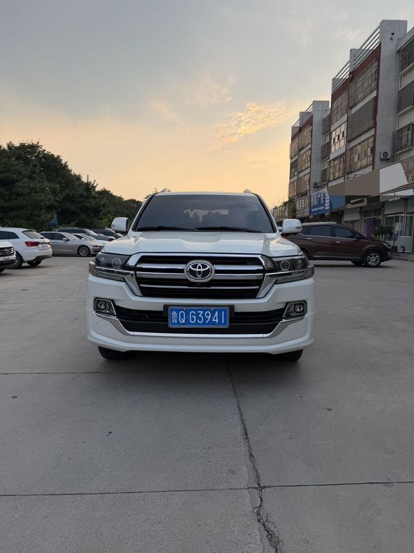 Land Cruiser Prado photo 3