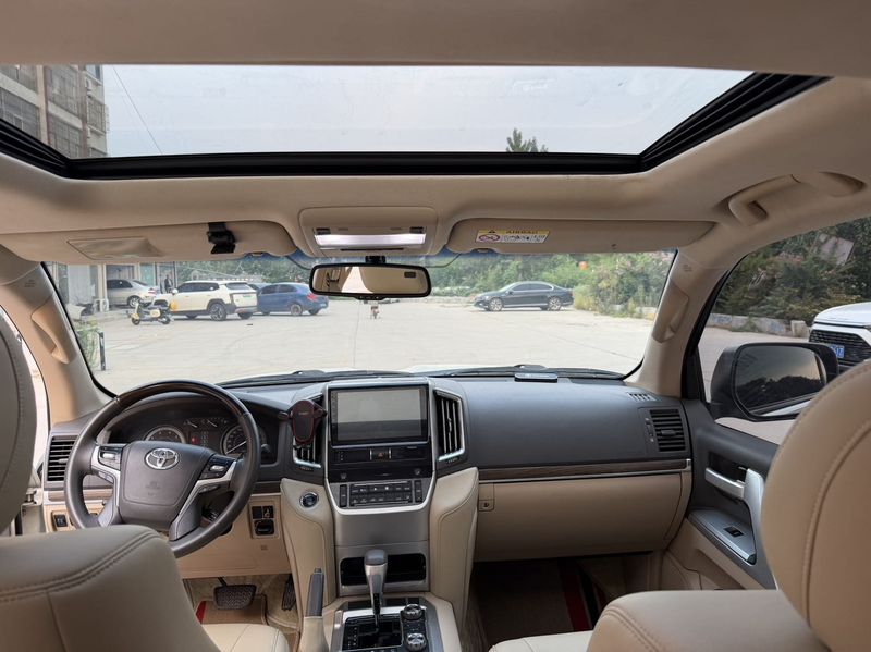 Land Cruiser Prado photo 4
