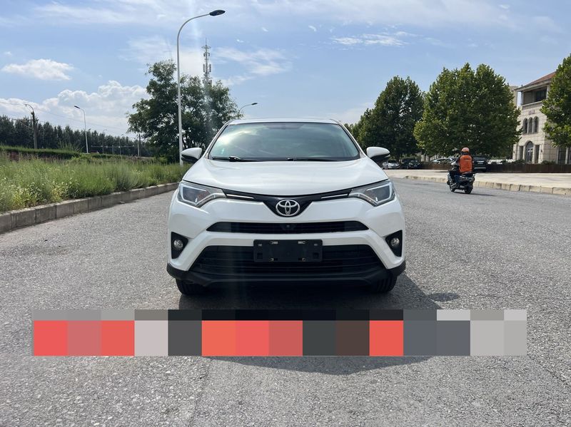 RAV4 photo 2