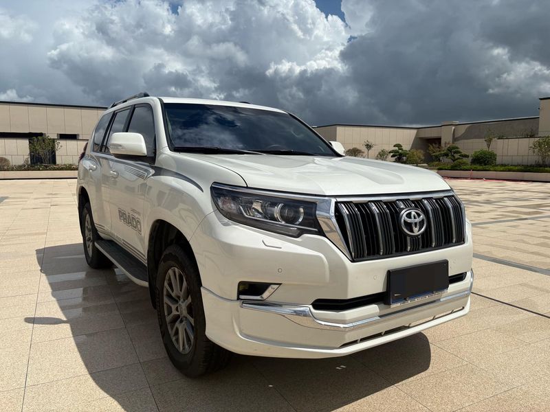 Land Cruiser Prado photo 2