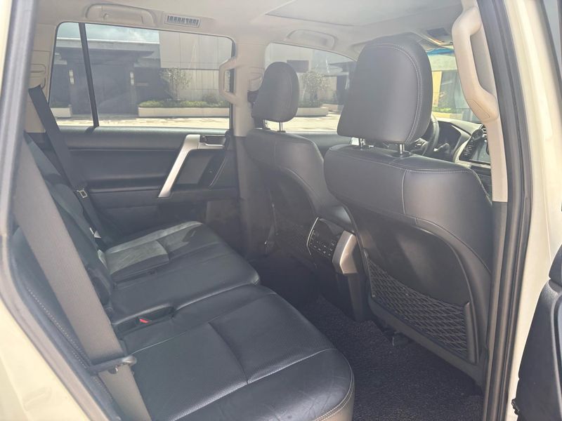 Land Cruiser Prado photo 4