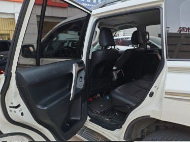 Land Cruiser Prado photo 5