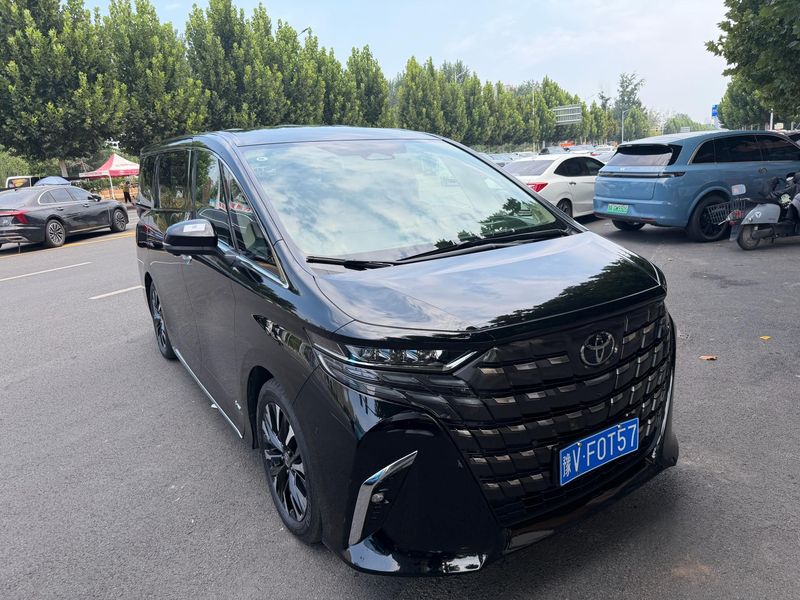 Alphard photo 2
