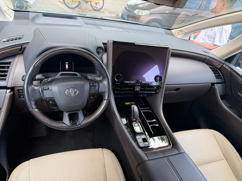 Alphard photo 4