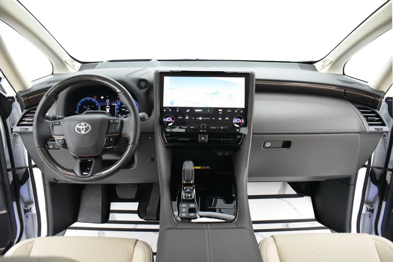 Alphard photo 3