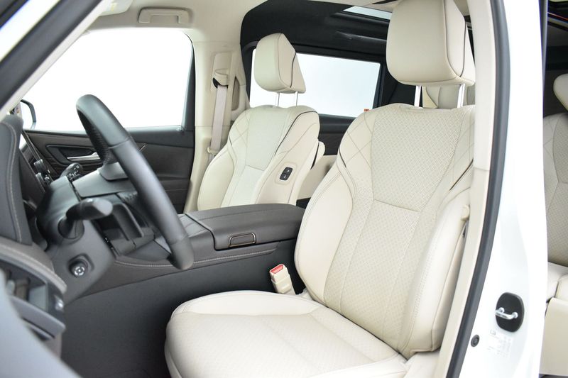 Alphard photo 4