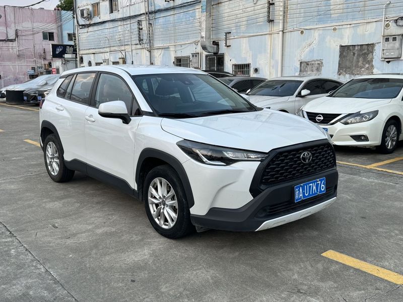 Corolla Cross photo 3