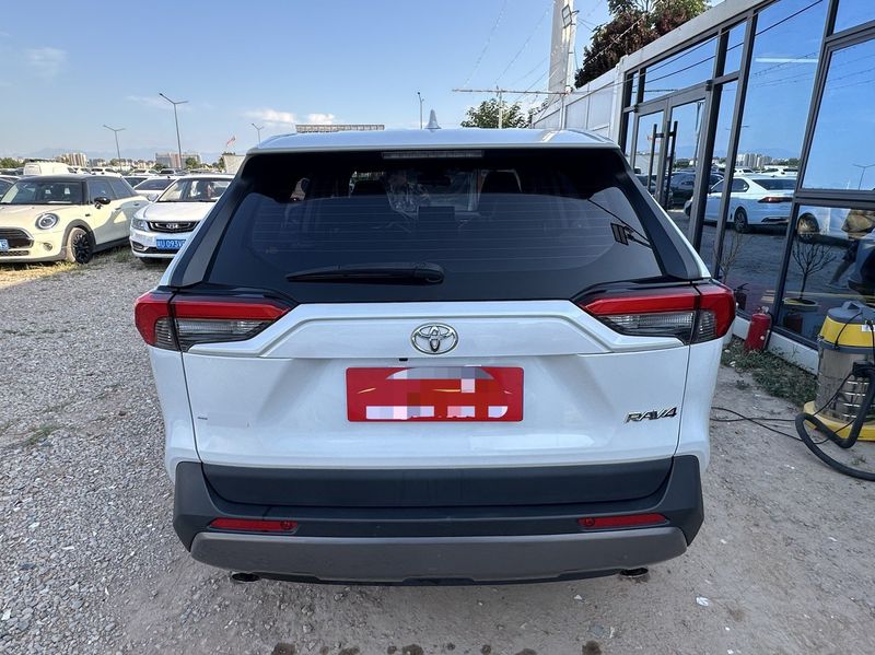 RAV4 photo 3