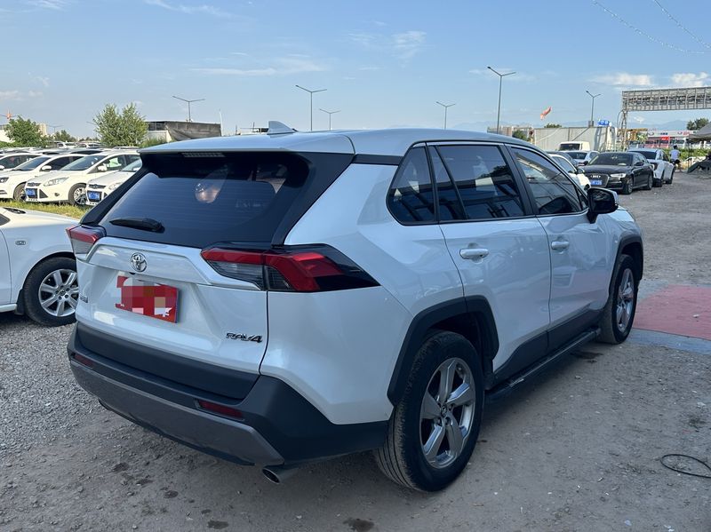 RAV4 photo 4
