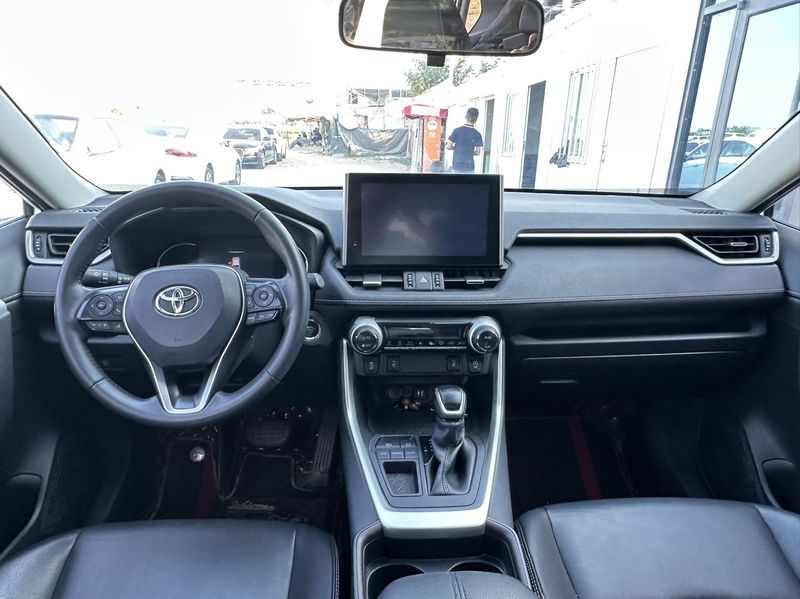 RAV4 photo 5