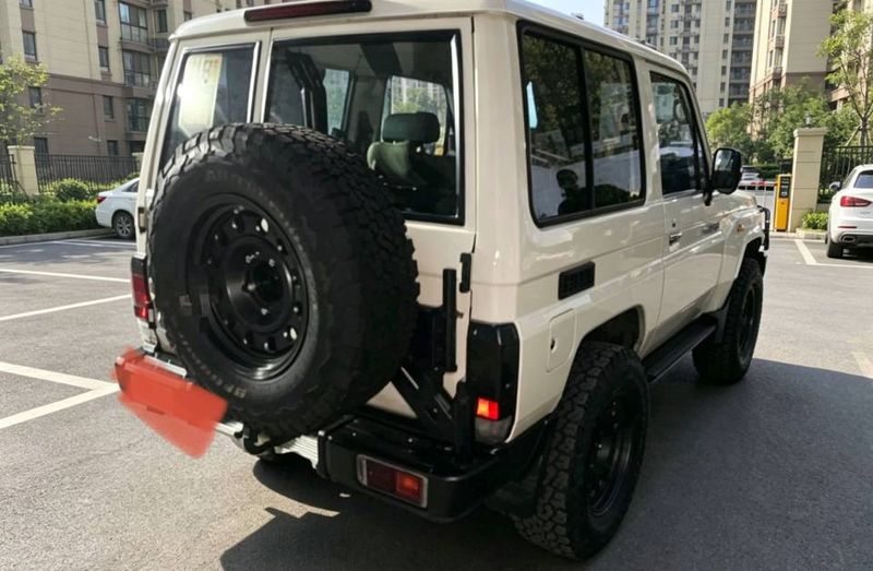 Land Cruiser photo 2