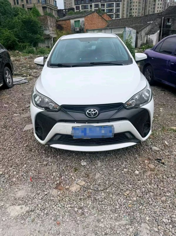 Yaris photo 2