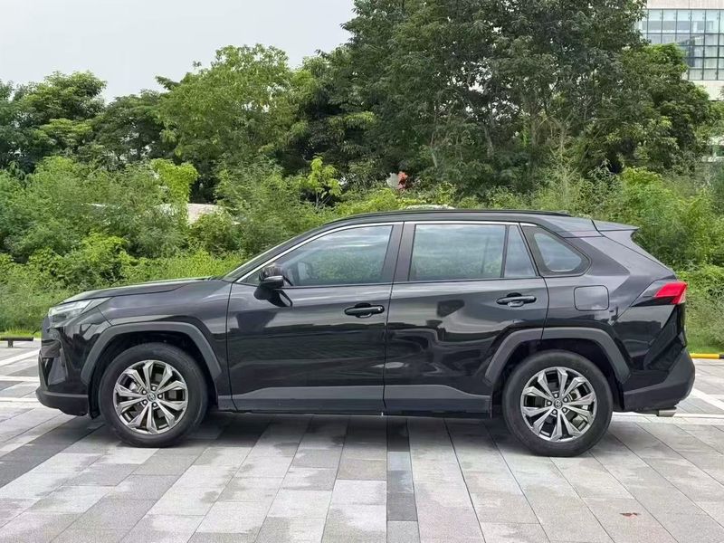 RAV4 photo 3
