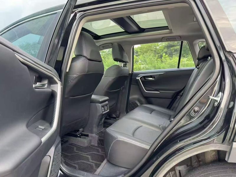 RAV4 photo 5