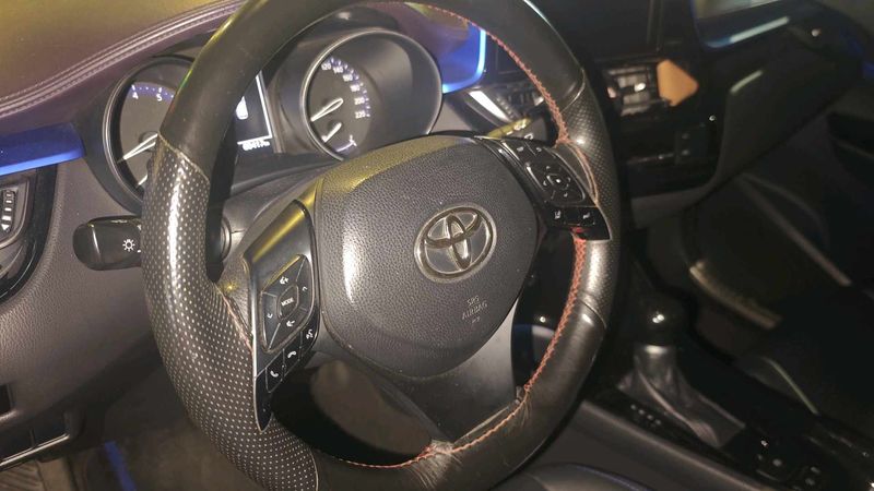 C-HR photo 3