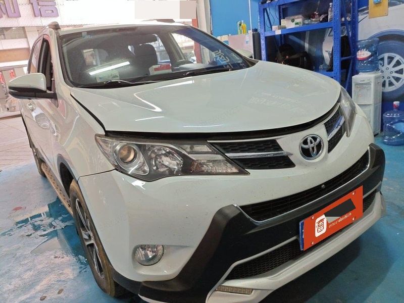 RAV4 photo 3