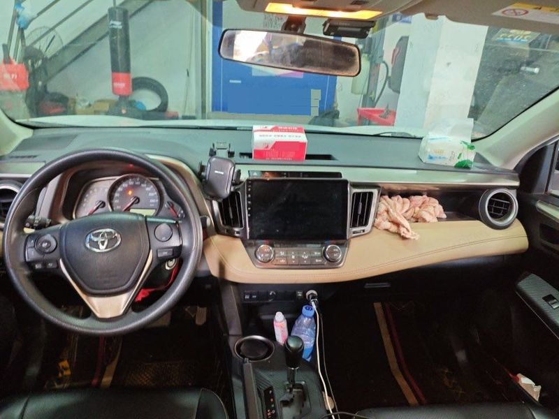 RAV4 photo 5