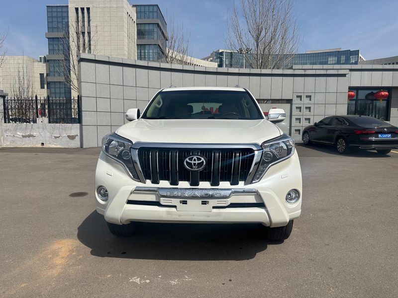 Land Cruiser Prado photo 2