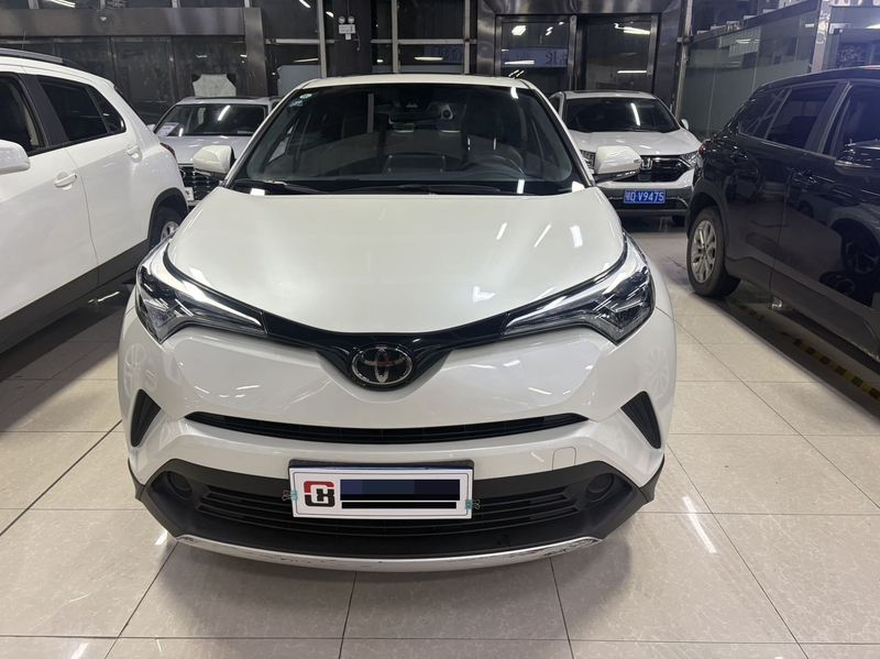 C-HR photo 2