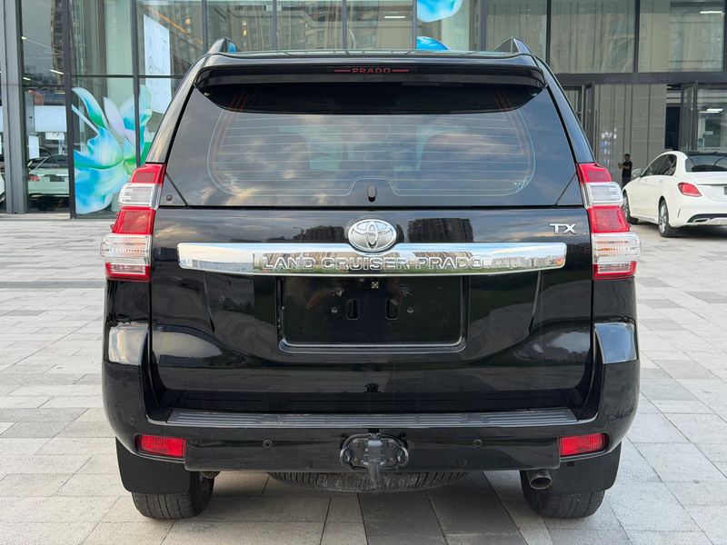 Land Cruiser Prado photo 3