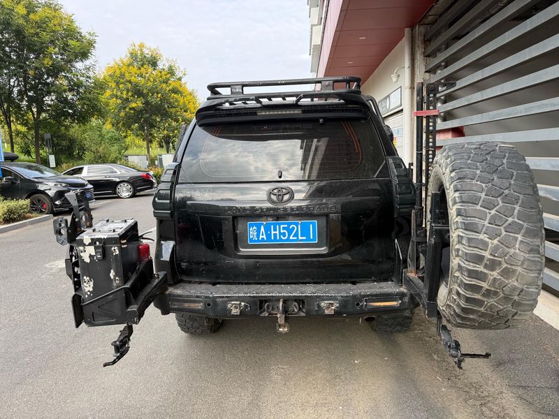 Land Cruiser Prado photo 5