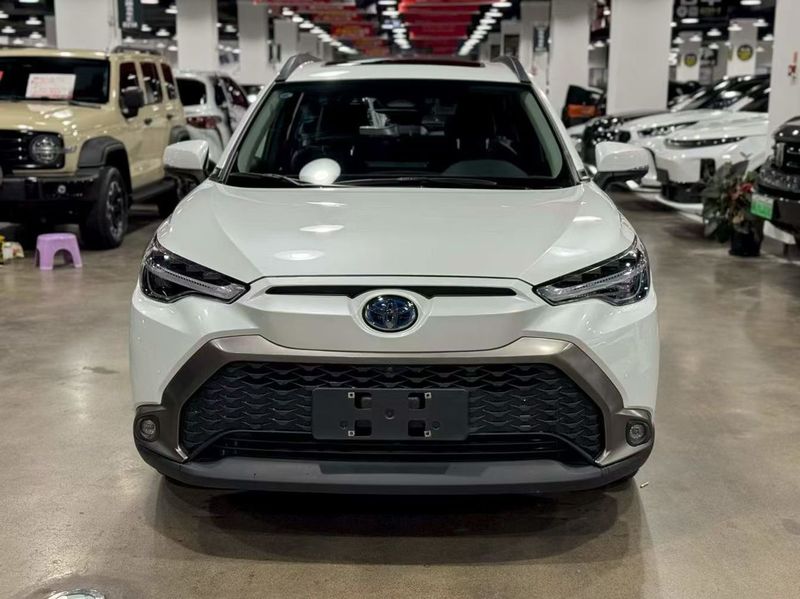 Corolla Cross photo 2