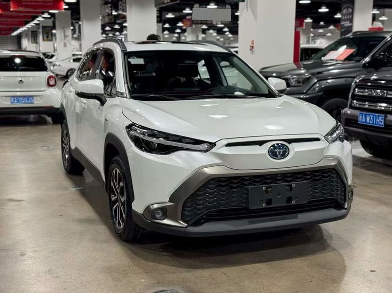 Corolla Cross photo 3