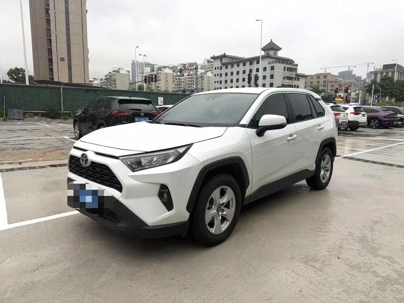RAV4