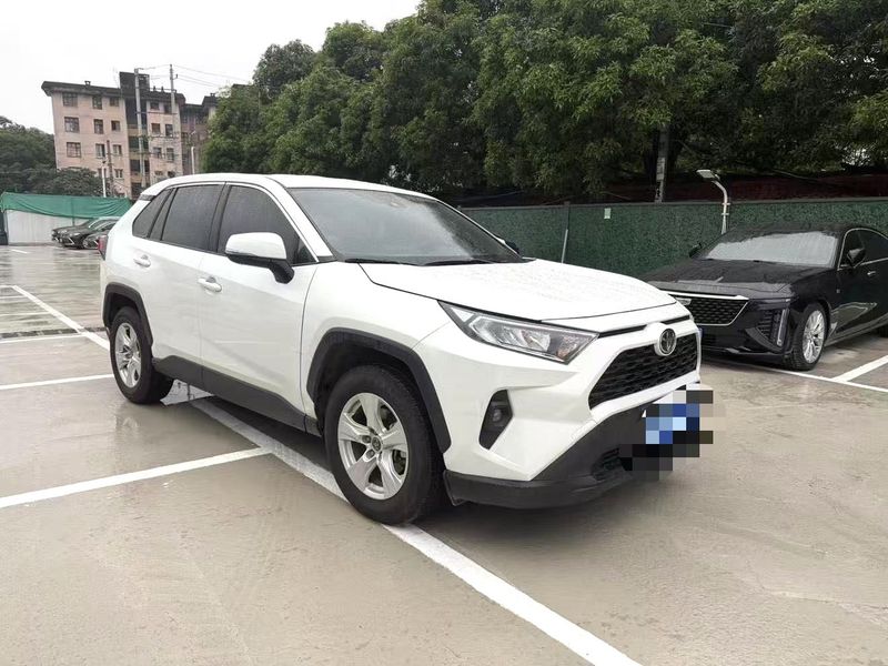 RAV4 photo 5
