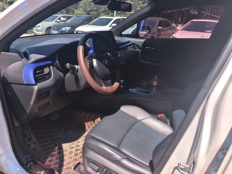 C-HR photo 3