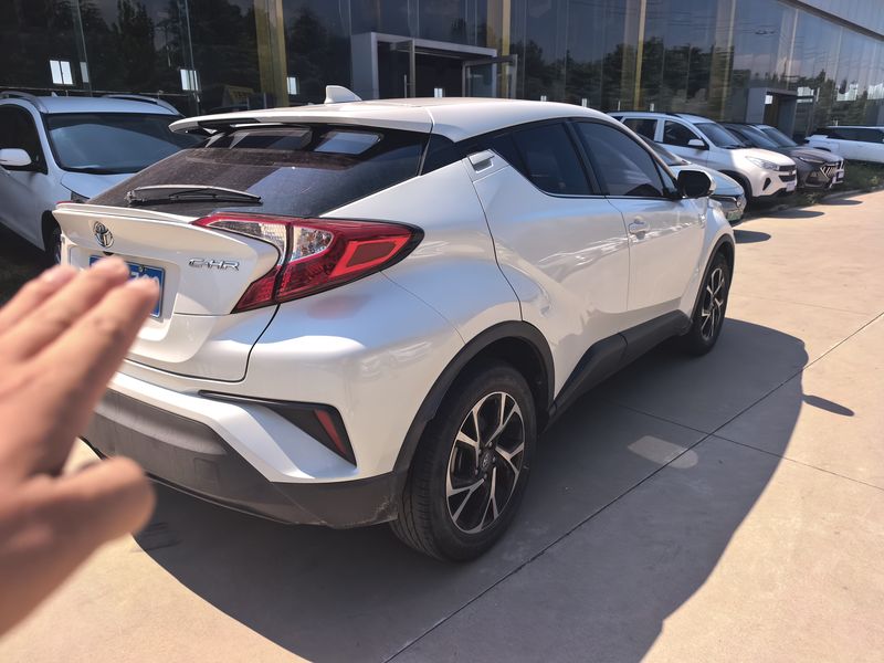 C-HR photo 5