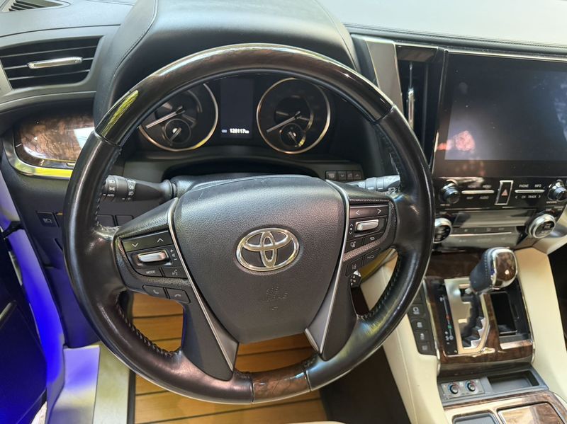 Alphard photo 3
