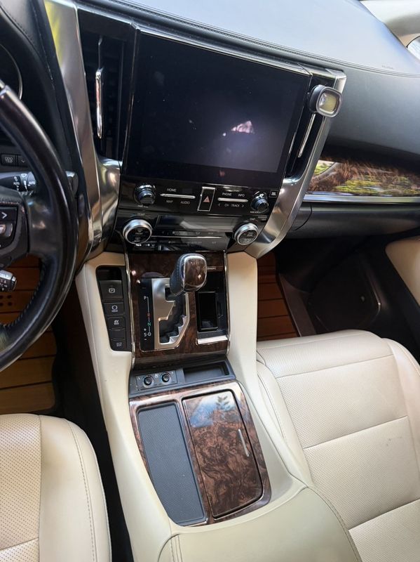 Alphard photo 4