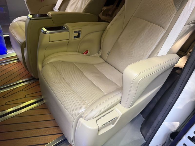 Alphard photo 5