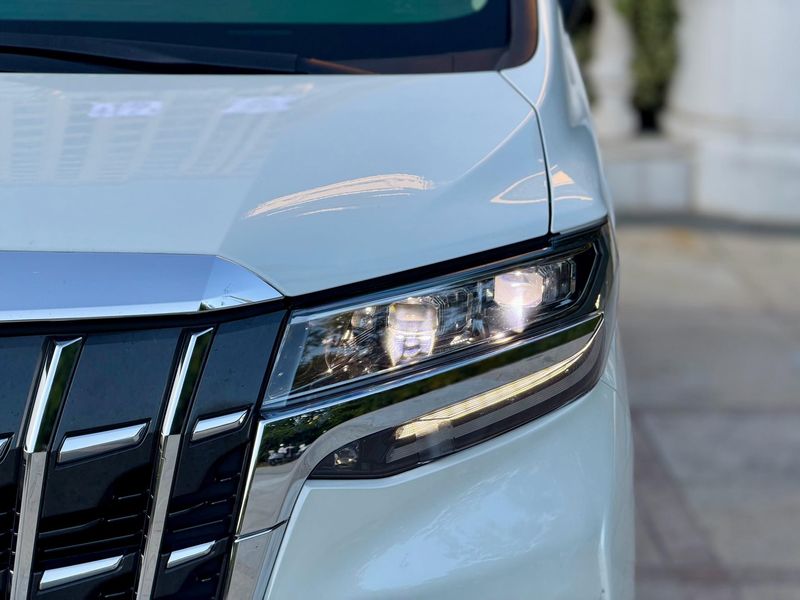 Alphard photo 3