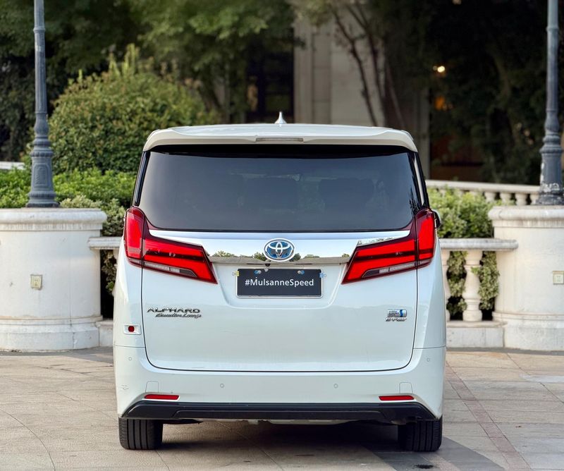 Alphard photo 5
