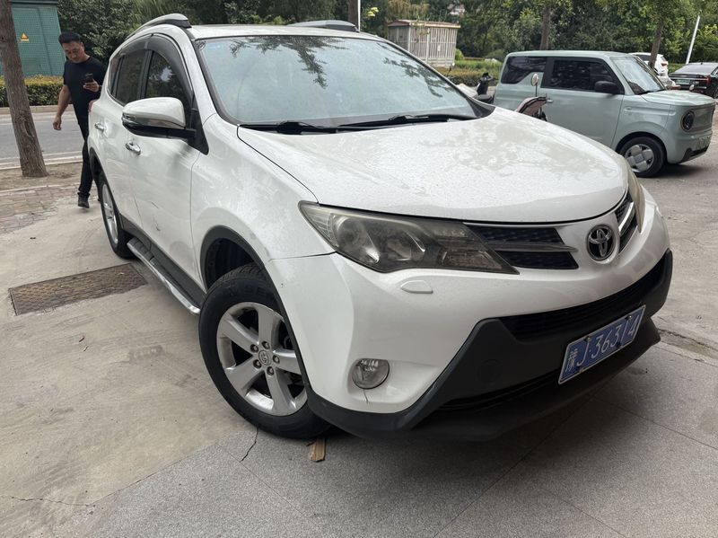 RAV4 photo 3