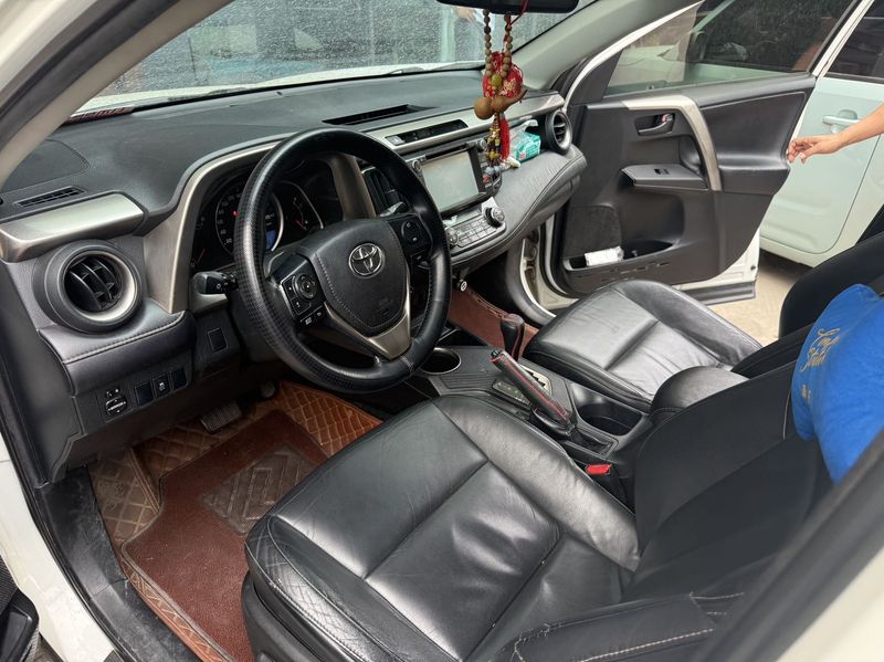 RAV4 photo 4