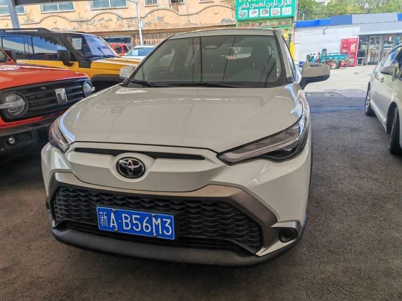 Corolla Cross photo 2