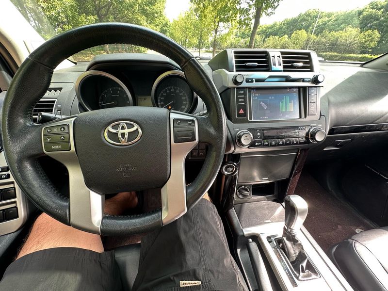 Land Cruiser Prado photo 4