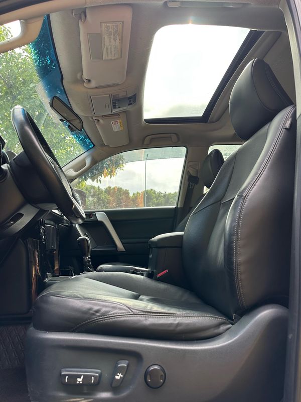 Land Cruiser Prado photo 5