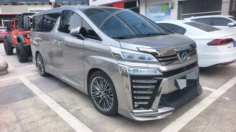 Vellfire photo 4